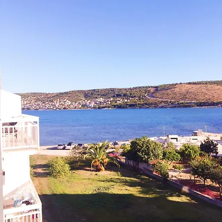 M&n * Trogir