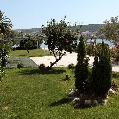 M&n * Trogir