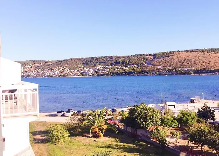 M&n * Trogir