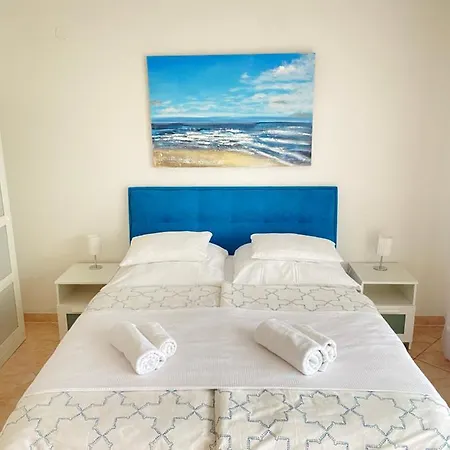 Studio Apartments M&N * Trogir